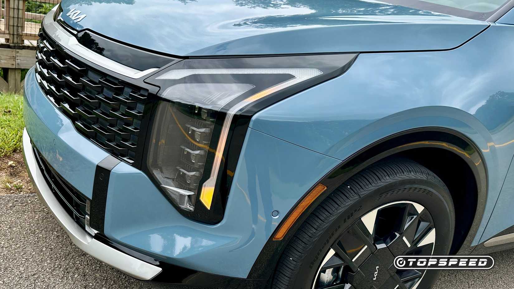 2026 Kia Sportage Hybrid front lights