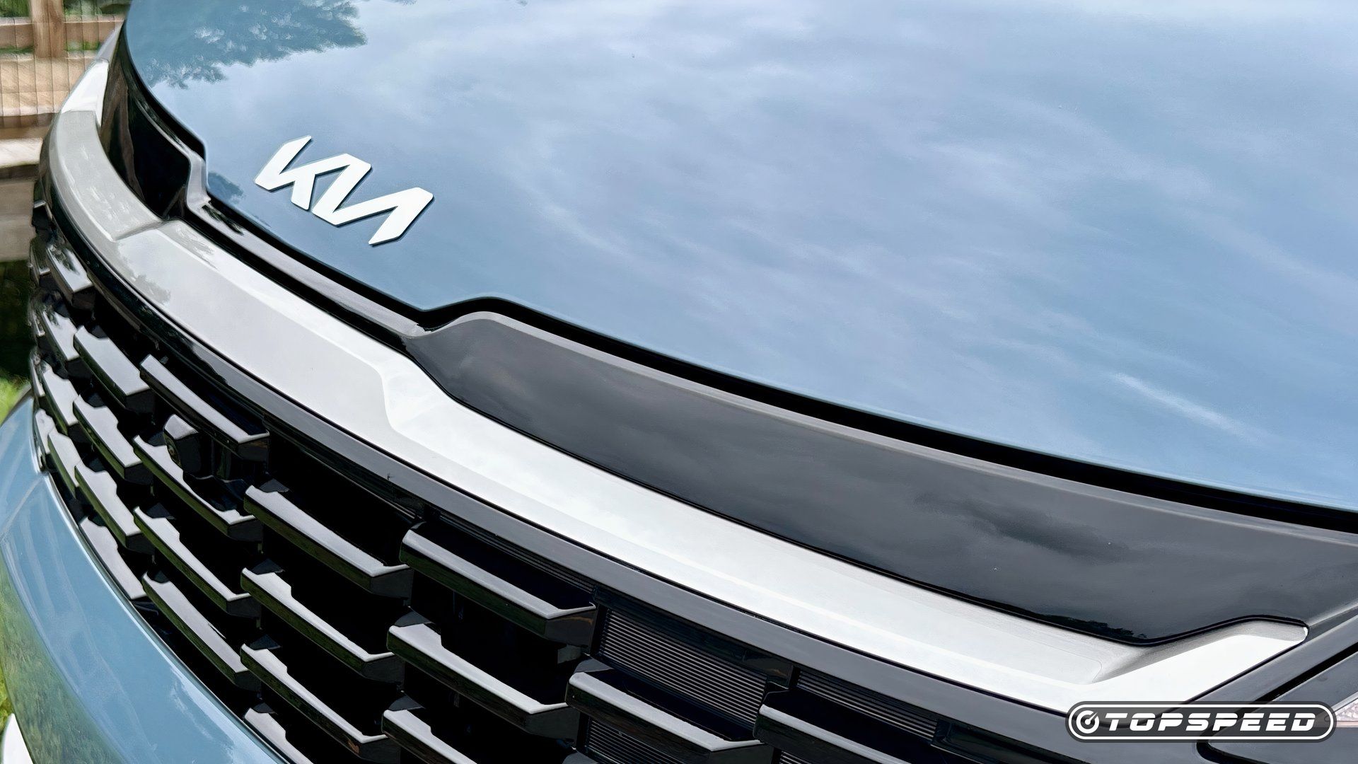 2026 Kia Sportage Hybrid front