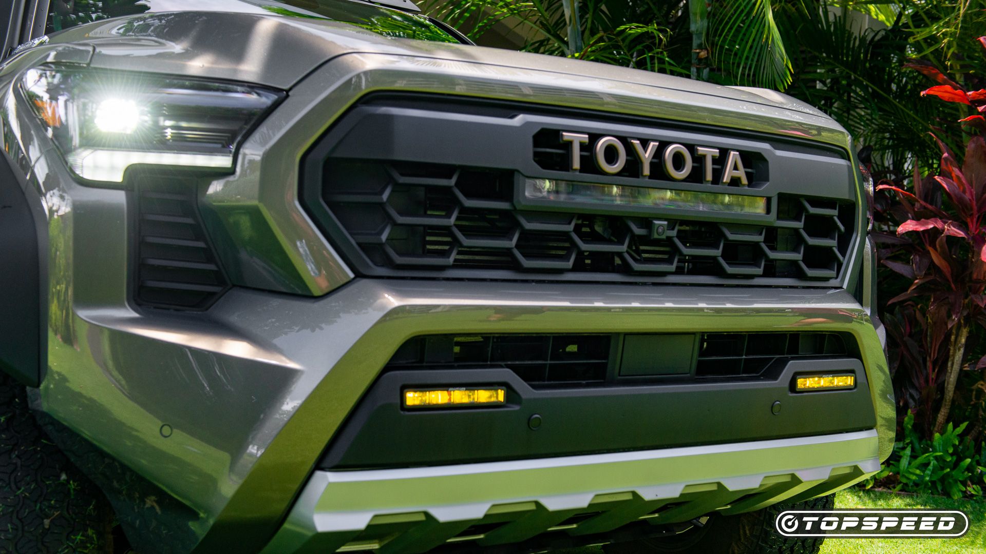 Grade dianteira Toyota Tacoma Trailhunter