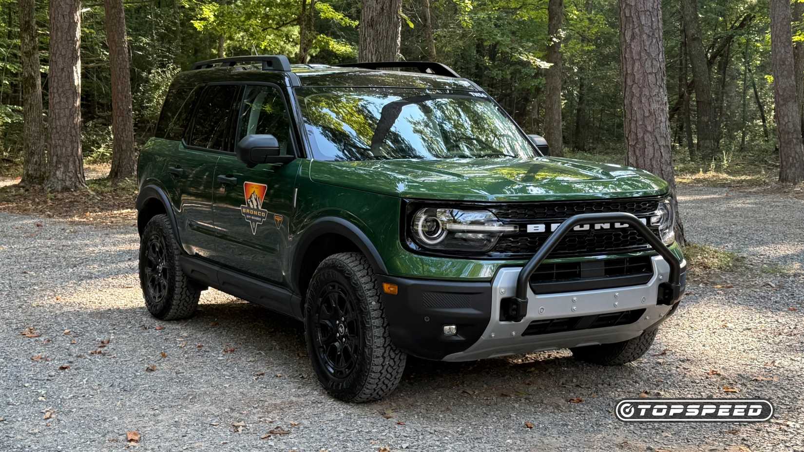2025 Ford Bronco Sport Badlands with Sasquatch Package front three-quarters in green