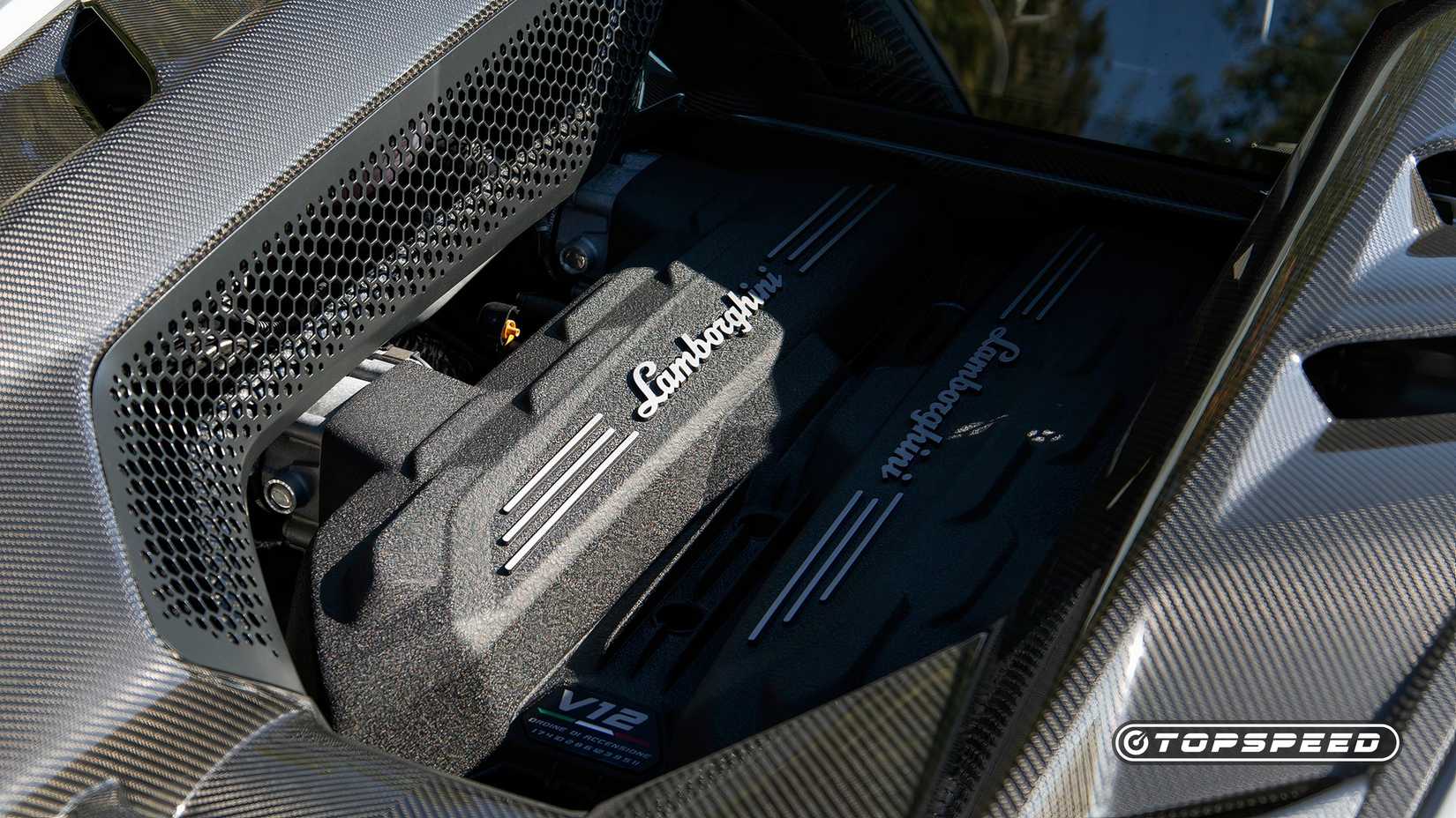 2025 Lamborghini Revuelto Engine