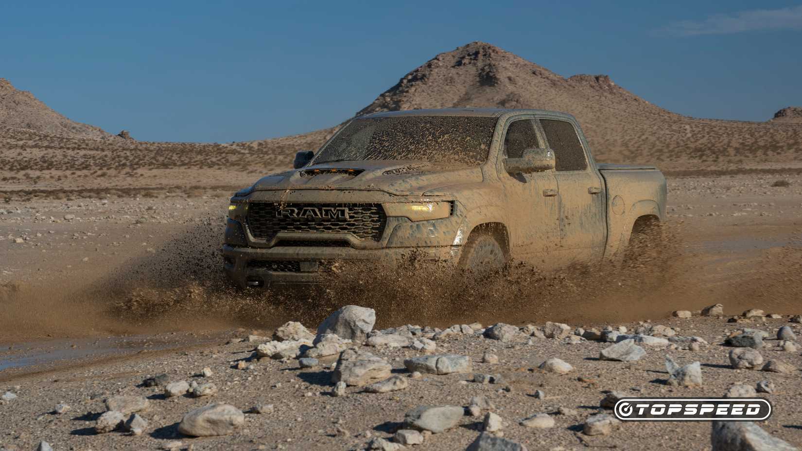 Um 2025 azul Ram 1500 RHO off-road