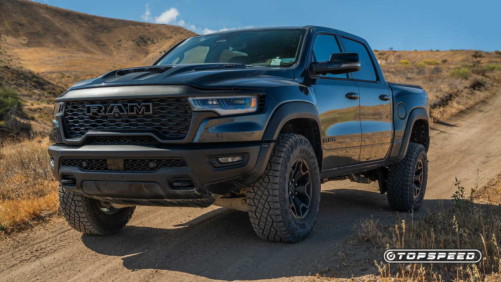 2025 azul Ram 1500 RHO 