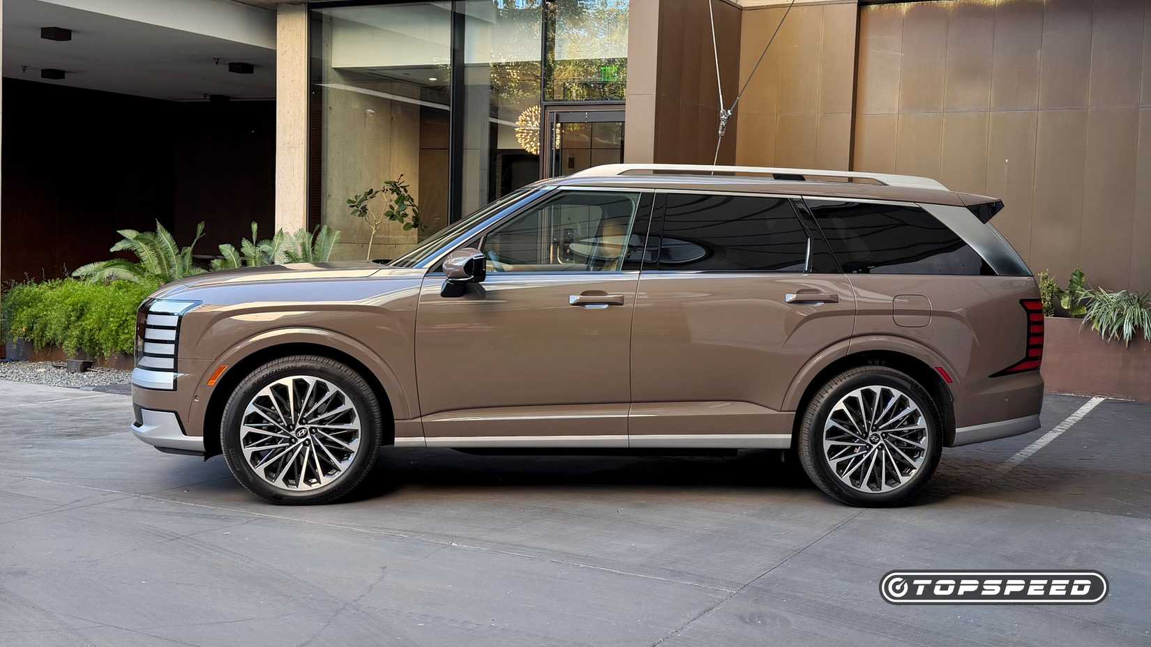 2026 Hyundai Palisade Hybrid profile