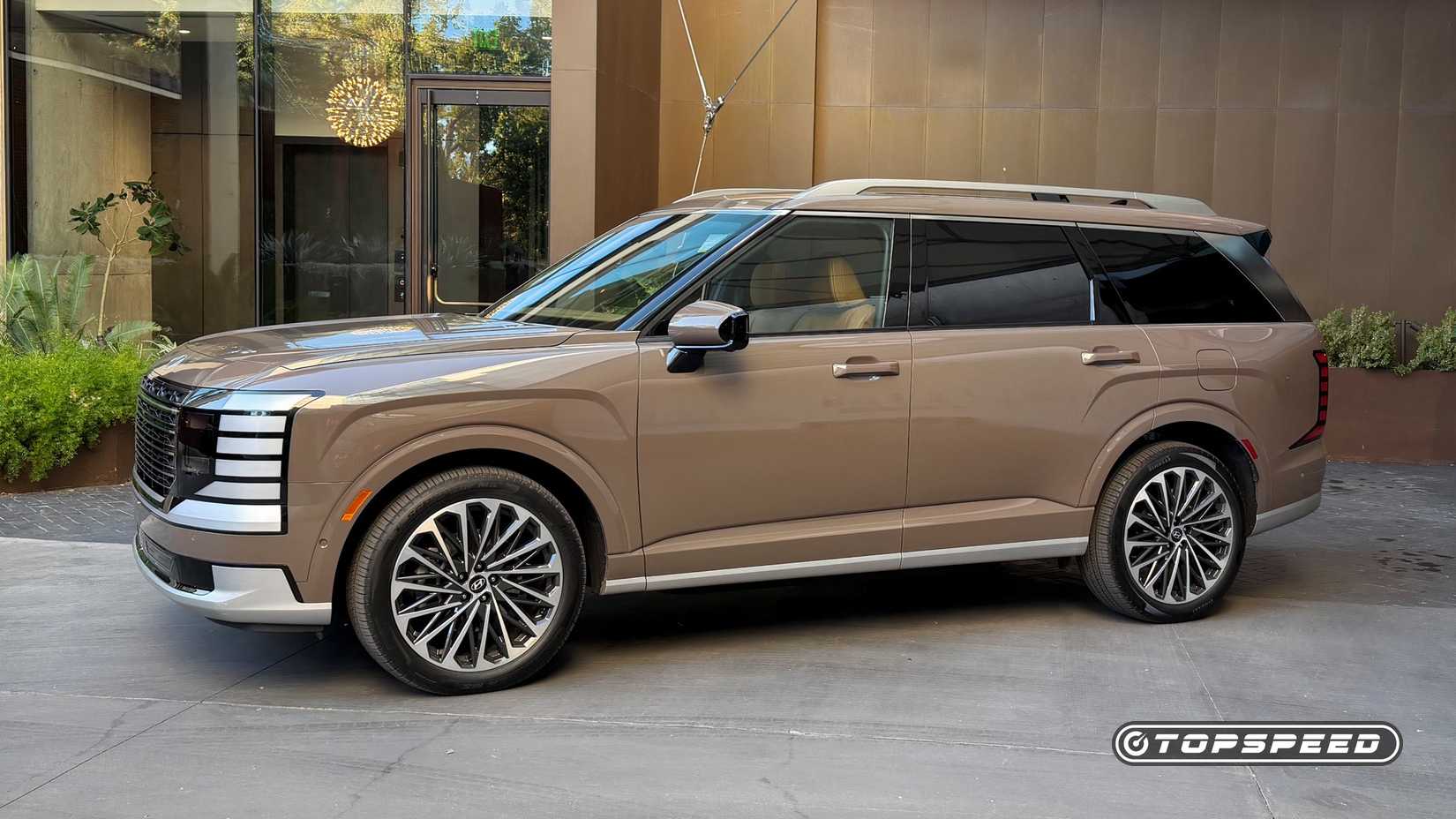 2026 Hyundai Palisade Hybrid front quarter