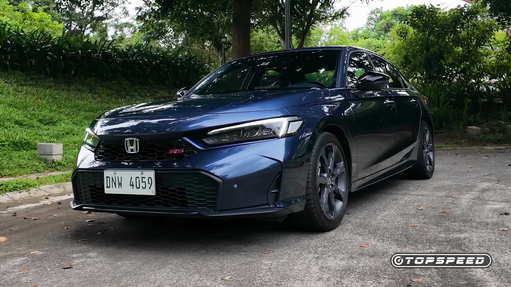 Vista frontal 3/4 do Honda Civic Hybrid 2025 (especificações asiáticas)