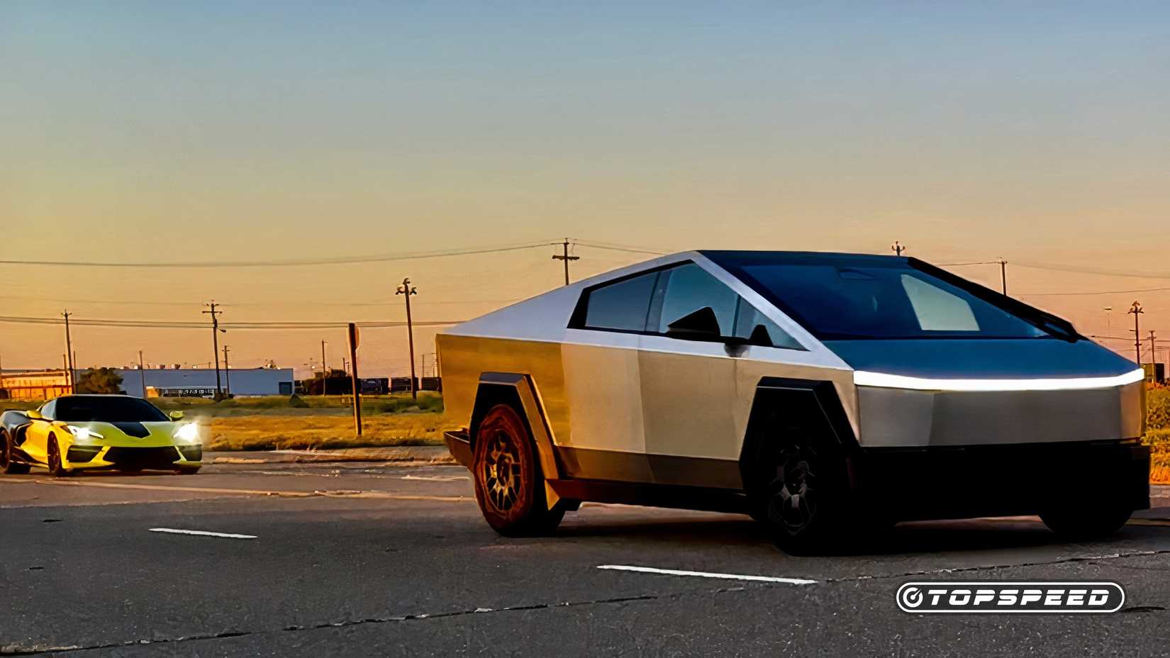 2025 Tri-Motor Tesla Cybertruck espana Chevy C8 em corrida de rua