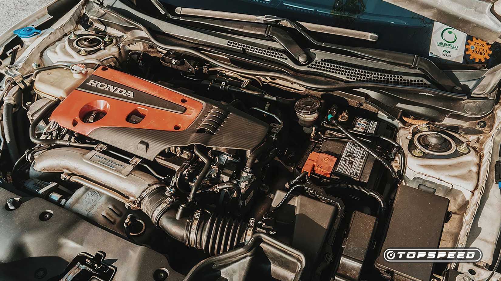 Engine bay of a 2020 Honda Civic Type R