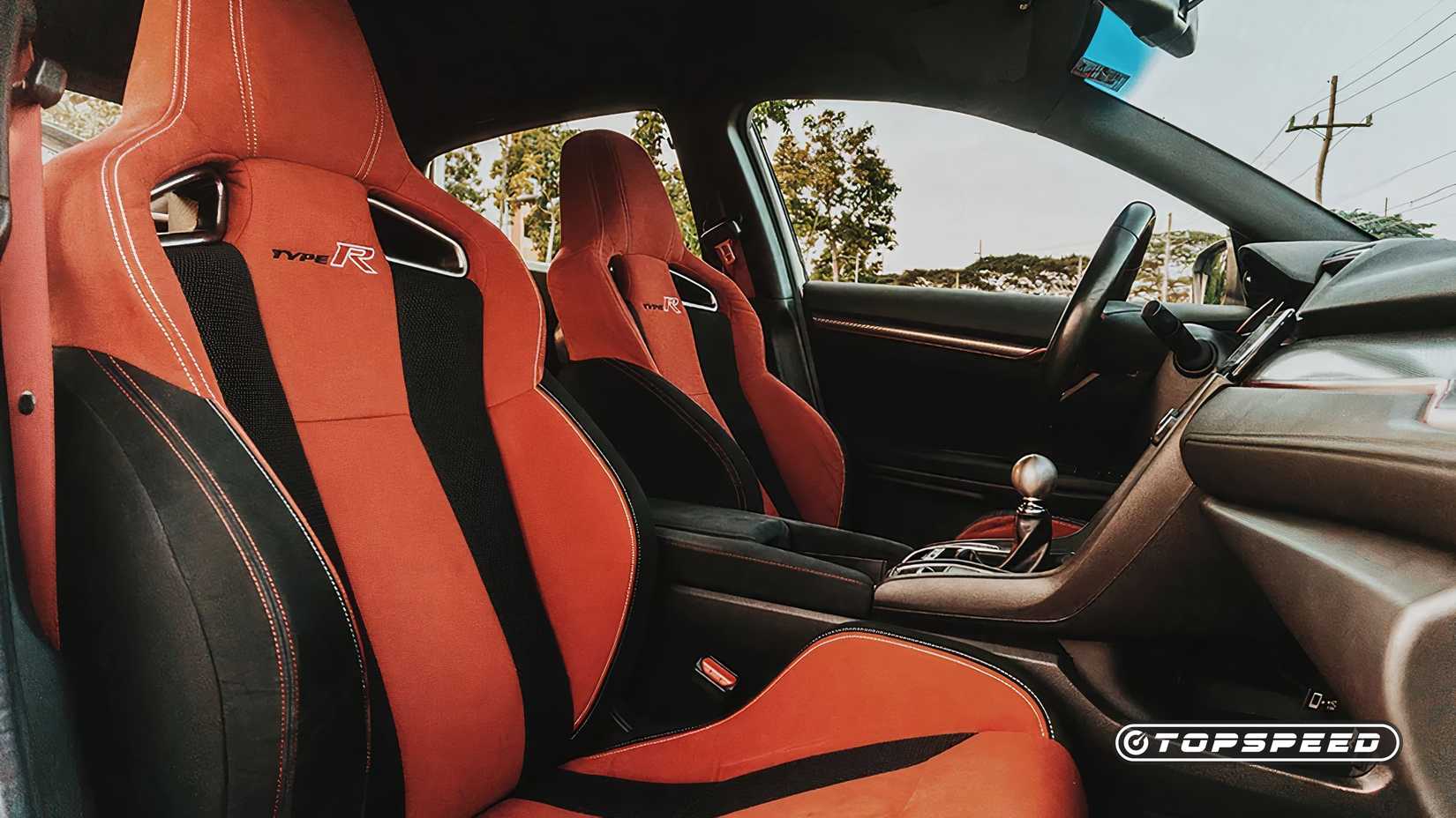 Interior de um Honda Civic Type R 2020