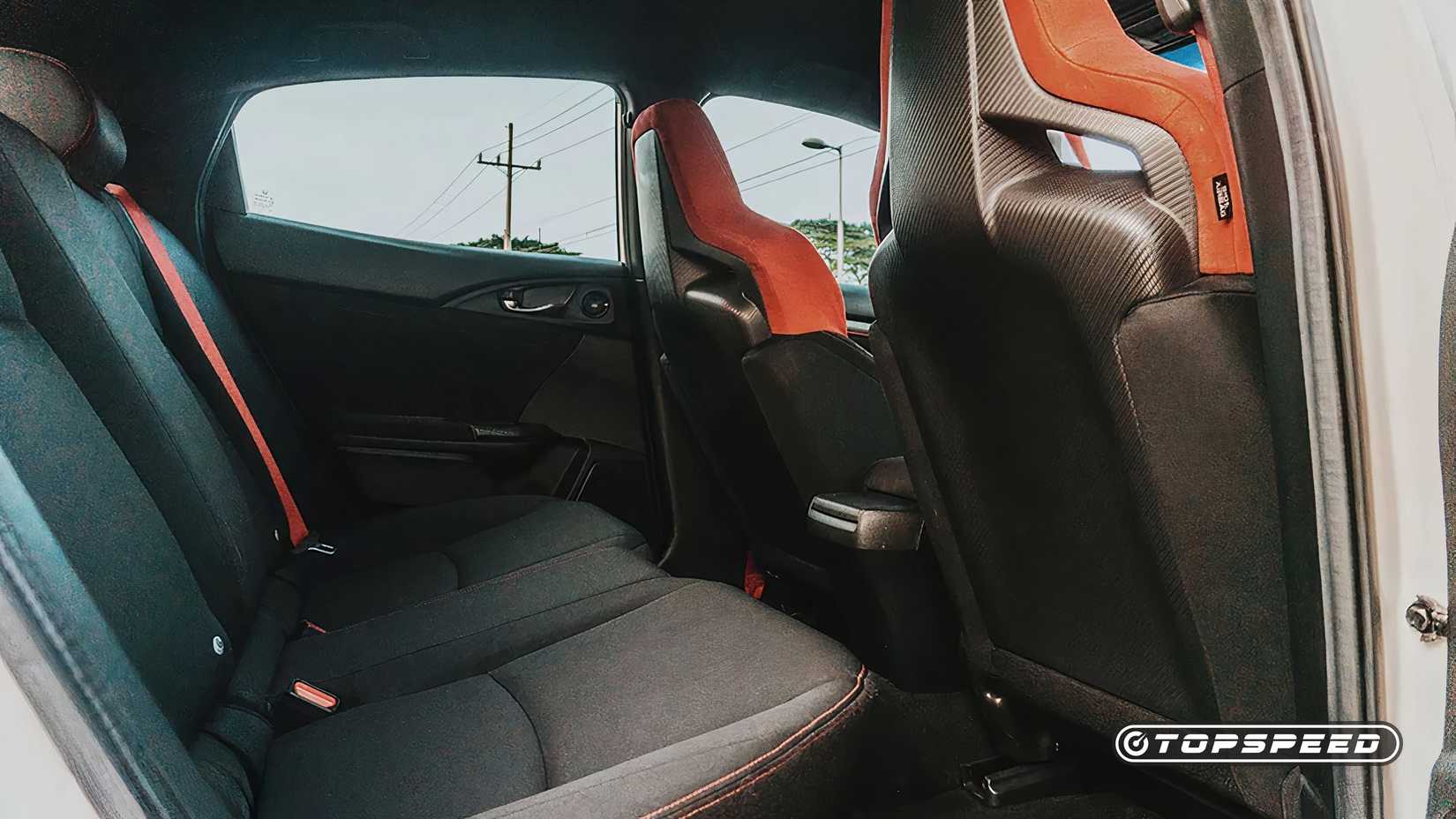 Interior de um Honda Civic Type R 2020