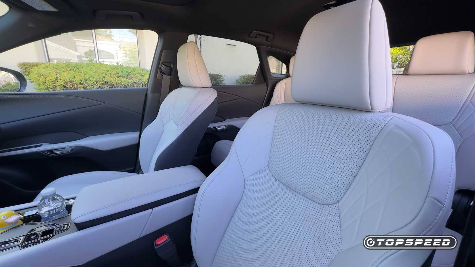 2025 Lexus RX350h F Sport Design Bancos dianteiros internos