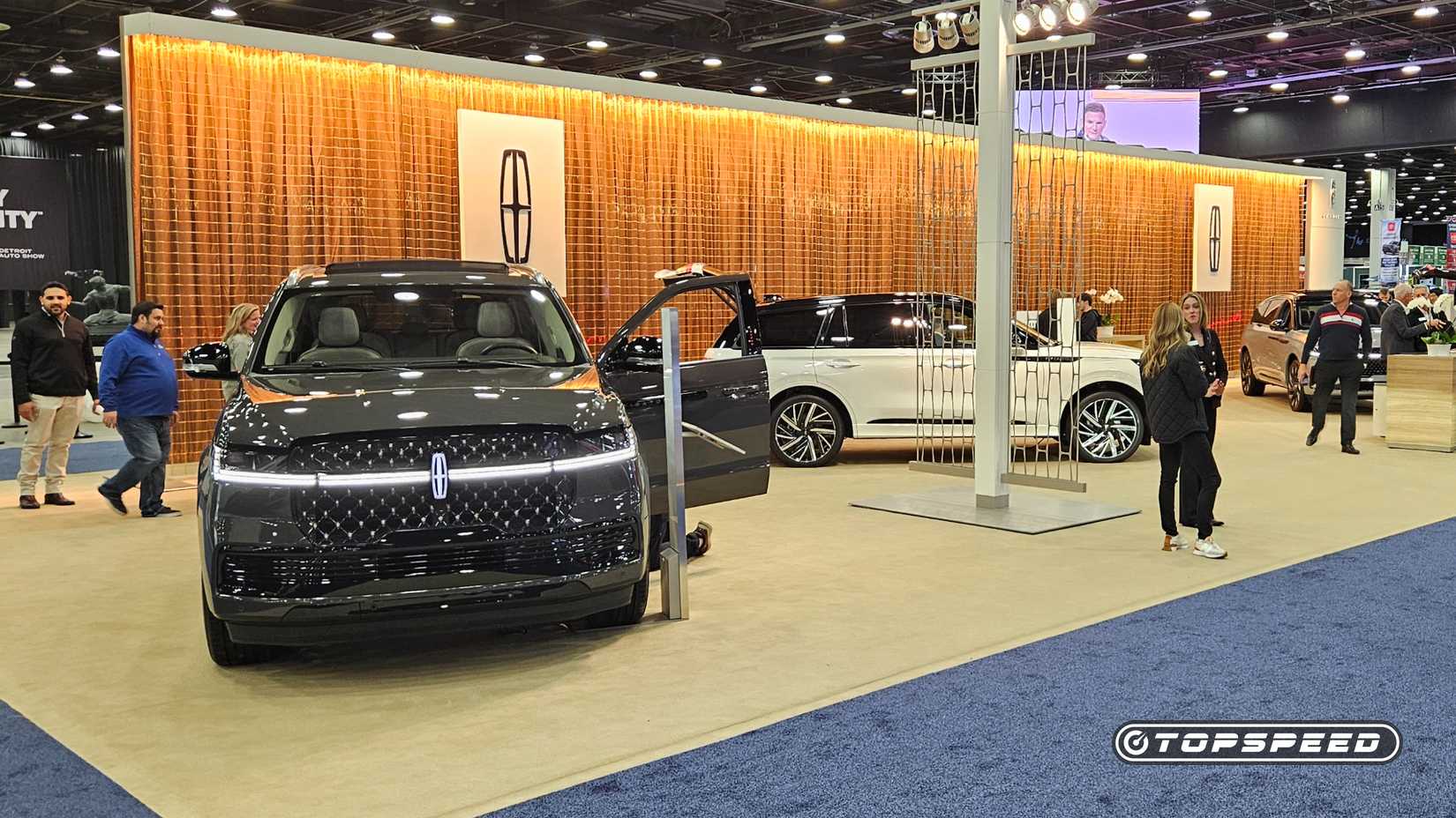 2025-lincoln-navigator-brown-sticker-126480-white-aviator-2026-detautoshow-1