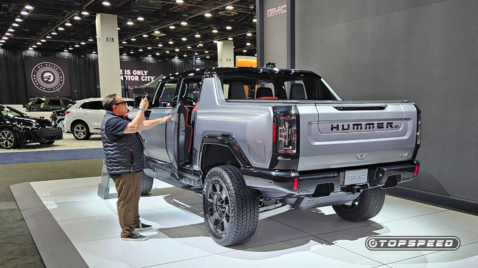 2026-gmc-hummer-ev-pickup-3x-traseiro-2026-detautoshow-1