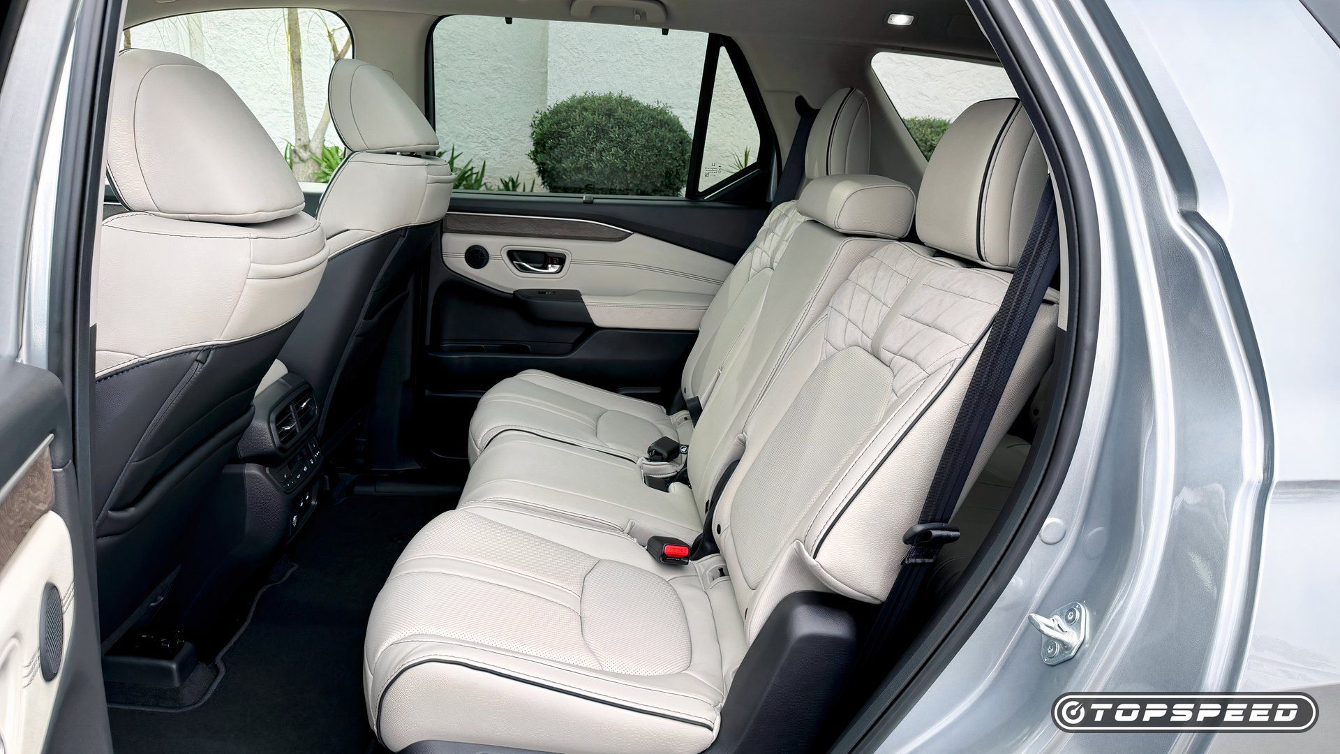 Interior do Honda Pilot 2026 mostrando a segunda fila