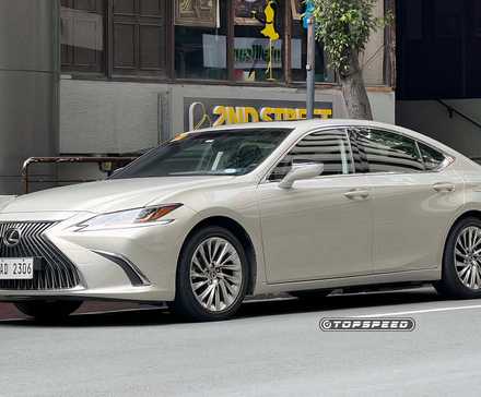 Front 3/4 view of a 2021 Lexus ES 350