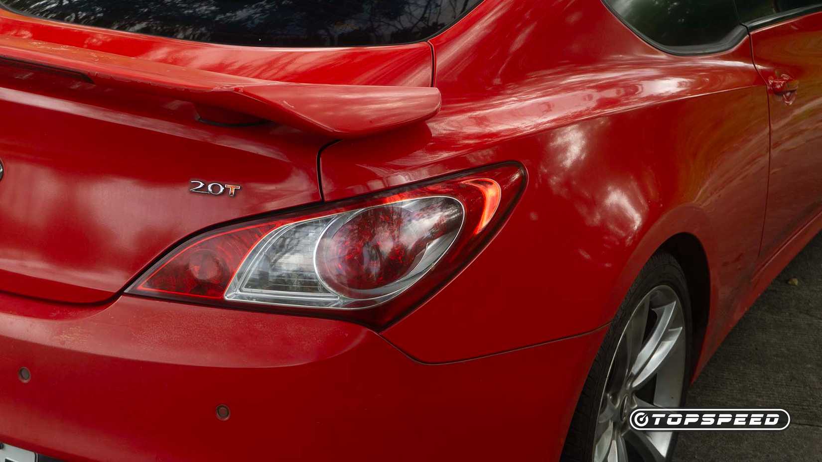 Luzes traseiras de um Hyundai Genesis Coupe 2.0T Premium 2010