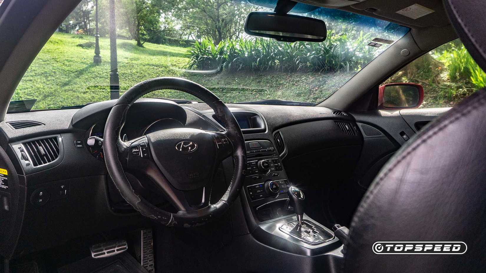 Interior de um Hyundai Genesis Coupe 2.0T Premium 2010