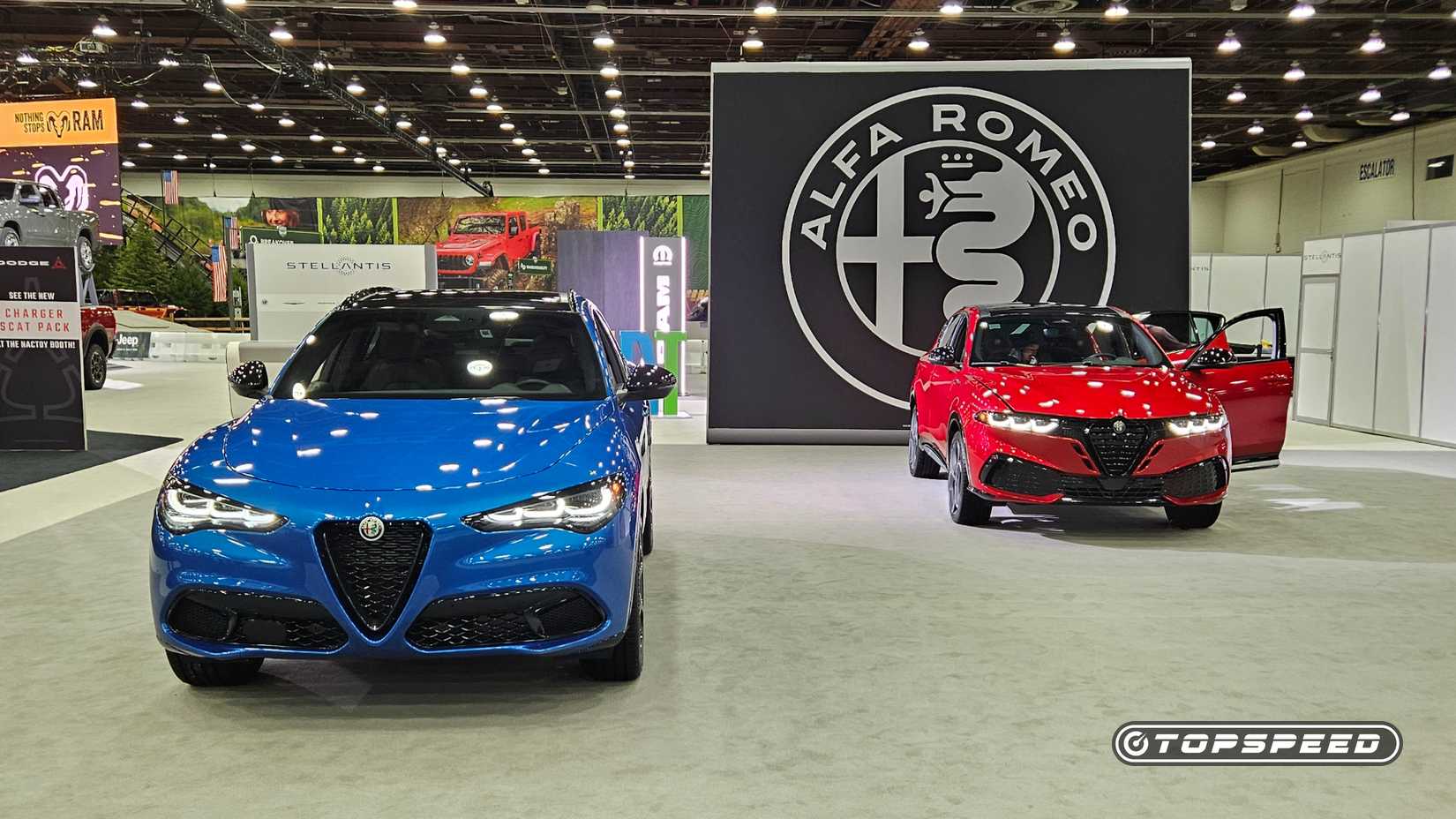 alfa-romeo-stelvio-blue-red-tonale-2026-detautoshow-floor-1