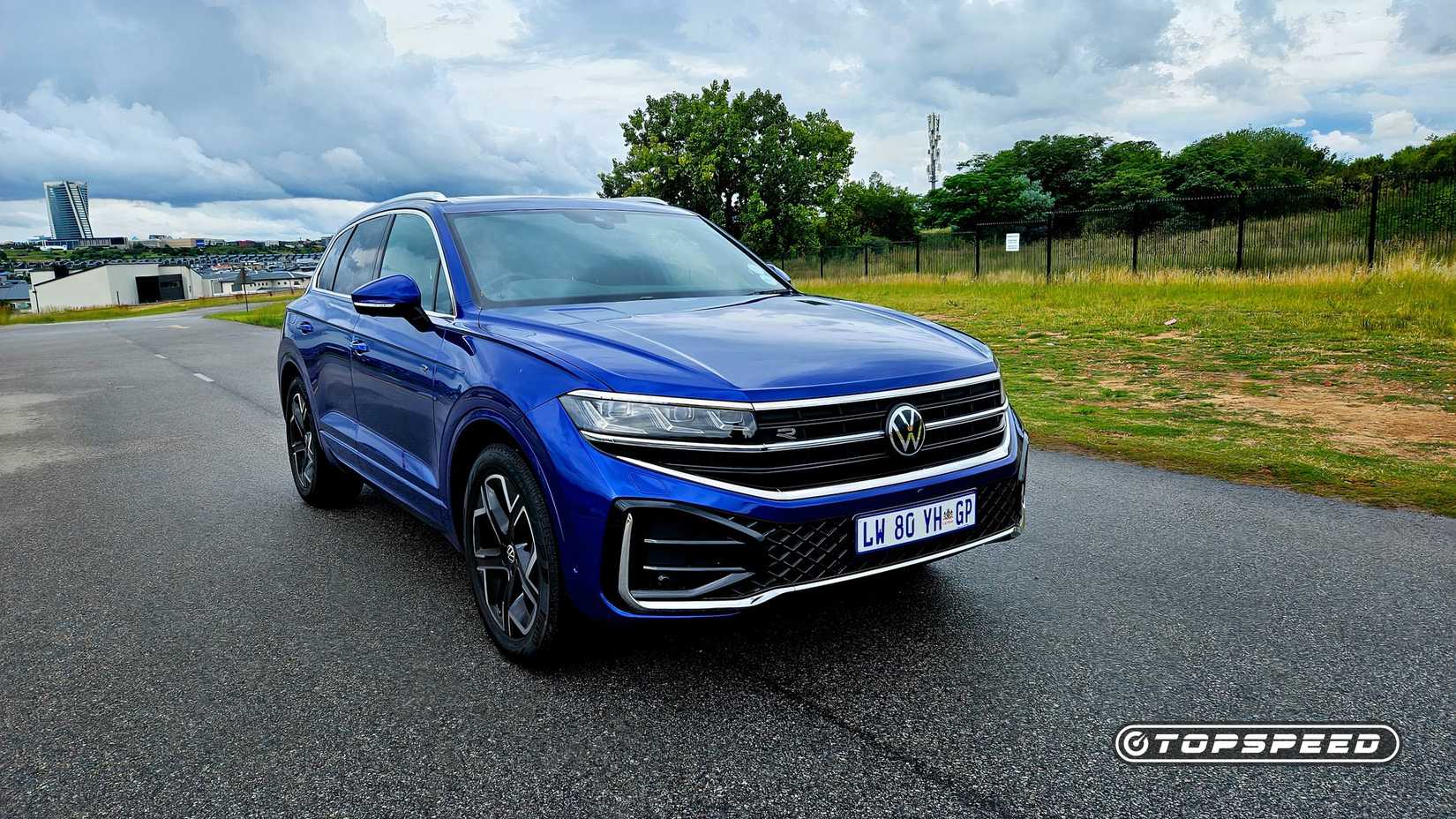 2025 Volkswagen Touareg R-Line Blue 