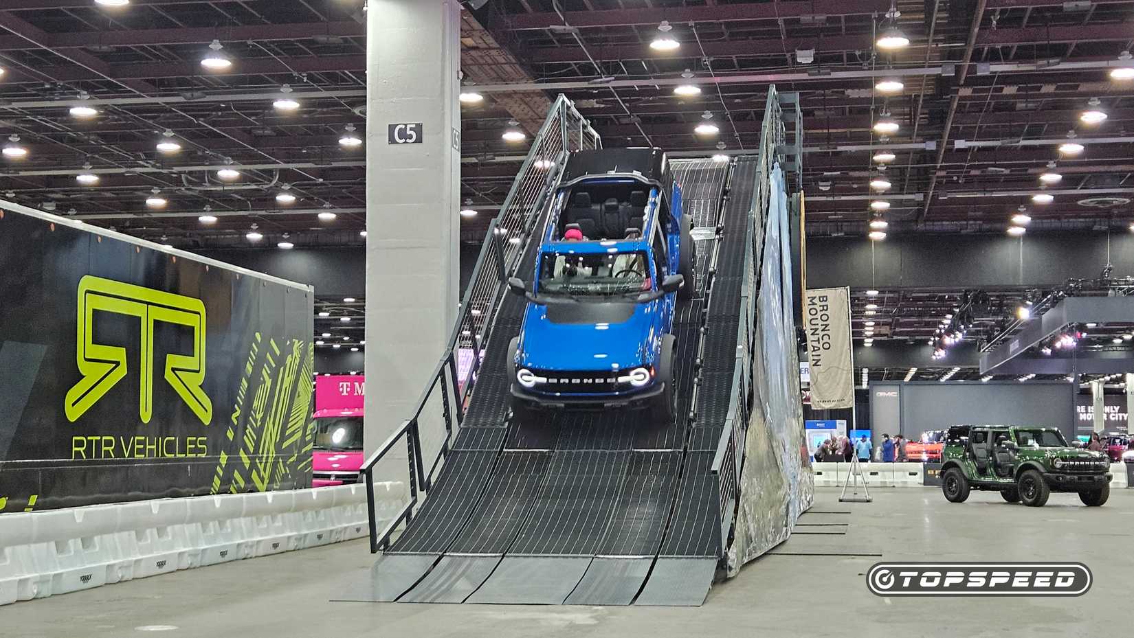 Test drive de descida de colina do Ford Bronco 2026 DetAutoShow