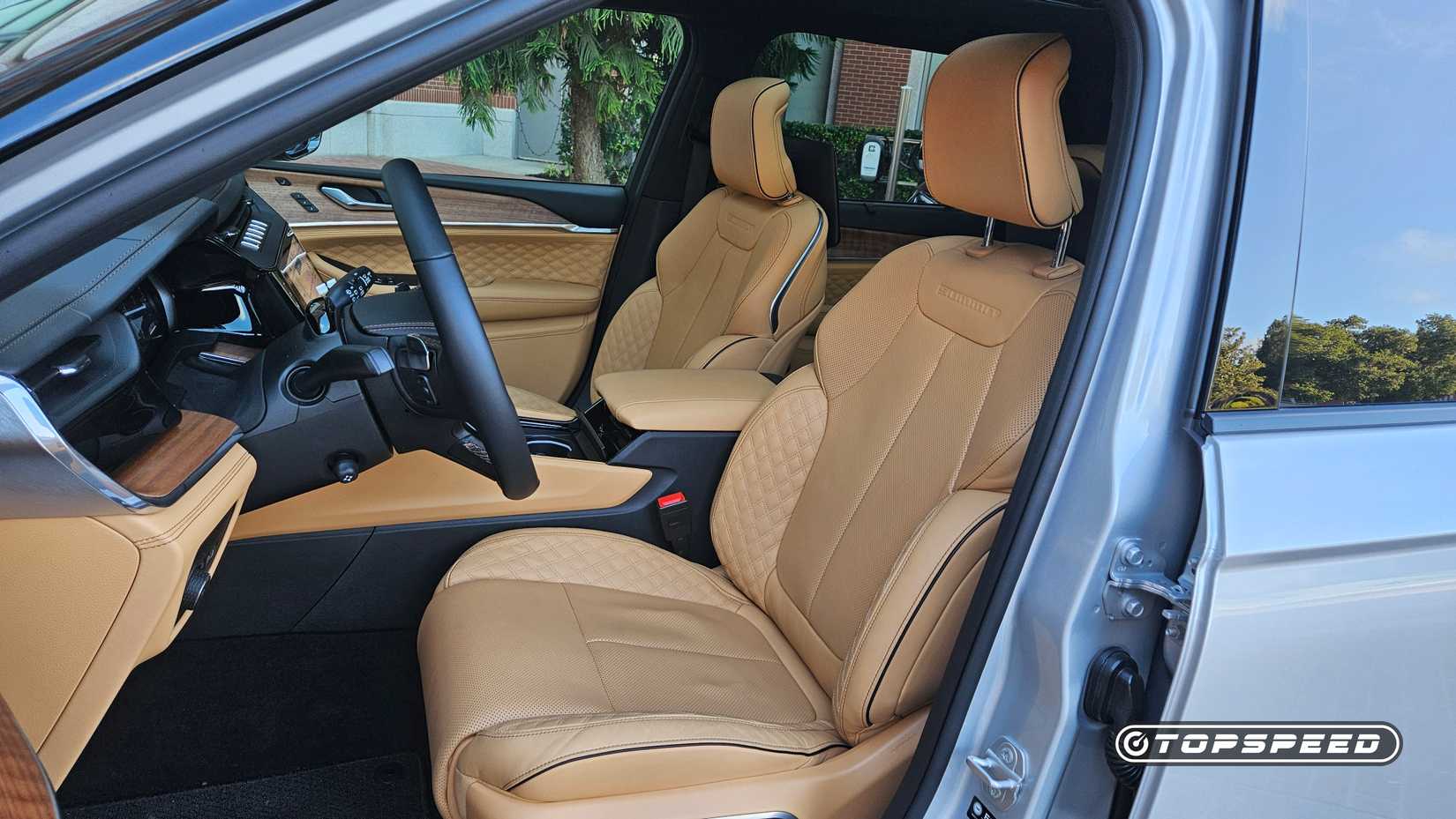 2026 Jeep Grand Cherokee seats-1