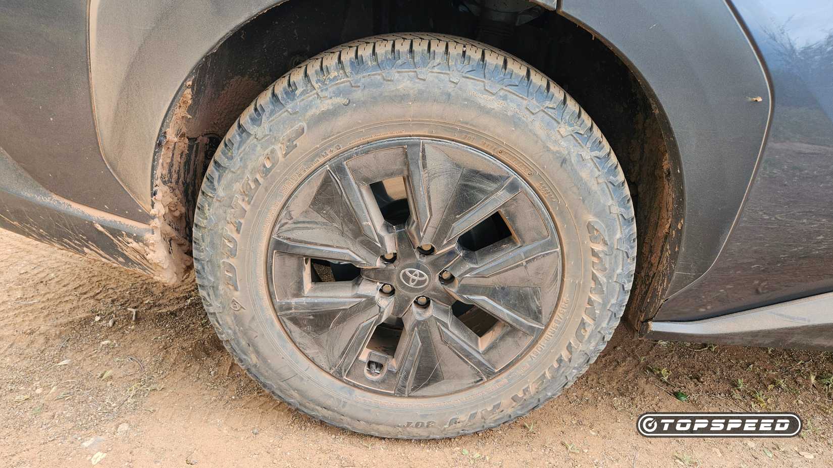 2026-toyota-bz-woodland-dirty-wheel
