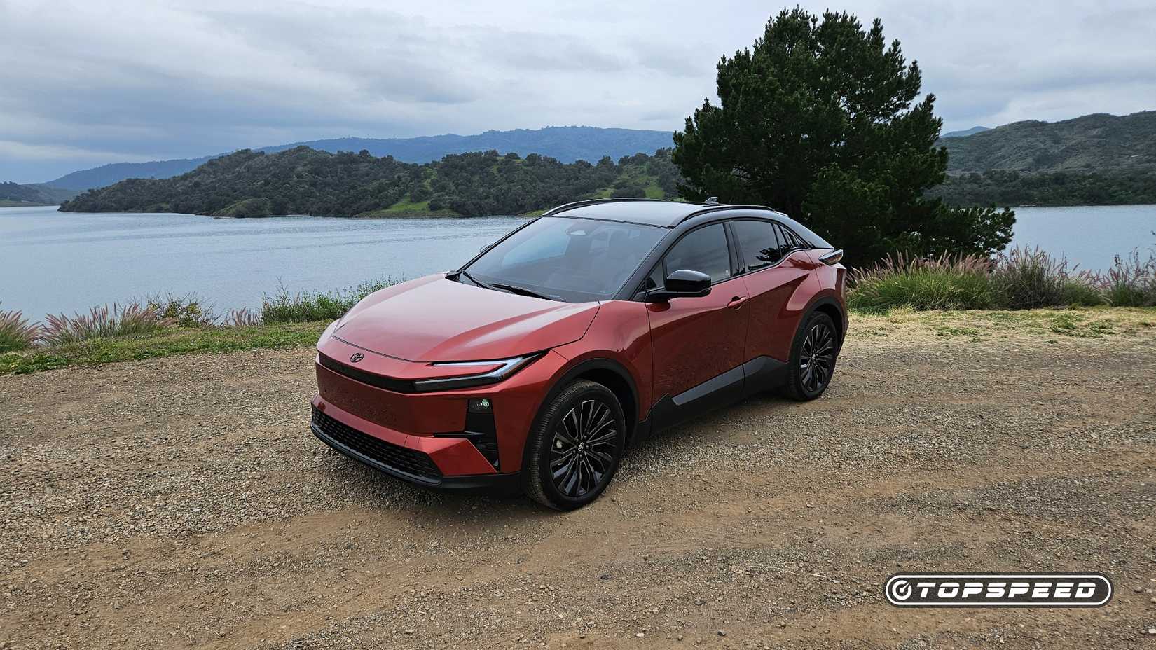 2026 Toyota C-HR em frente vermelha 3/4