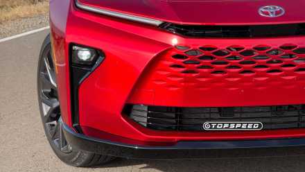 2026 Toyota Crown Signia Limited close-up frontal da grade e do farol