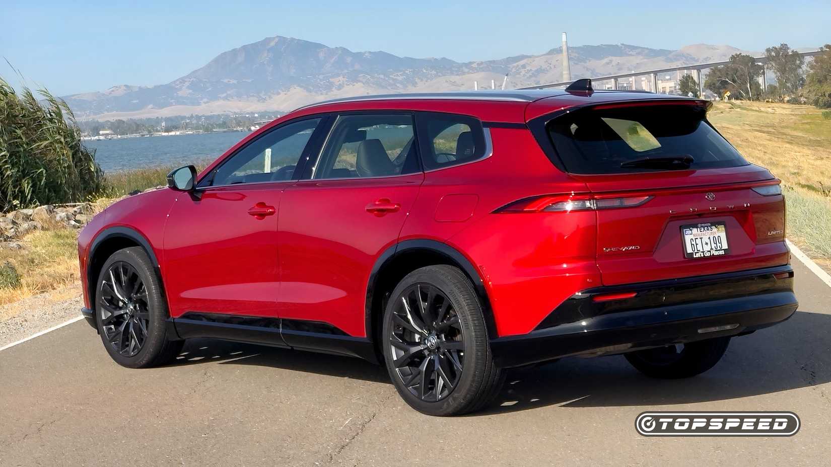 2026 Toyota Crown Signia Limited Exterior Traseira 3.25 vista lado esquerdo