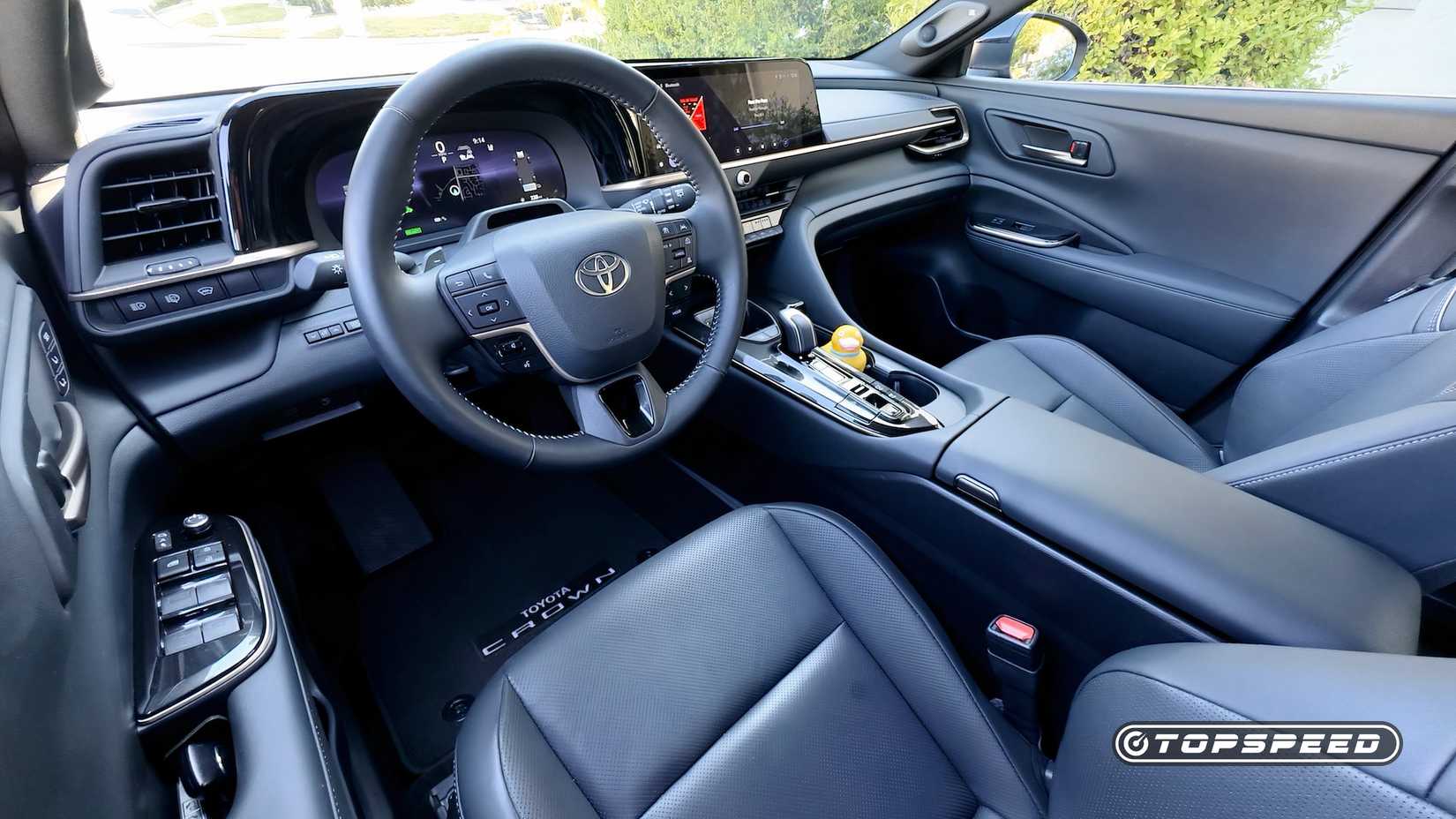 2026 Toyota Crown Signia Limited Tech Cockpit Vista