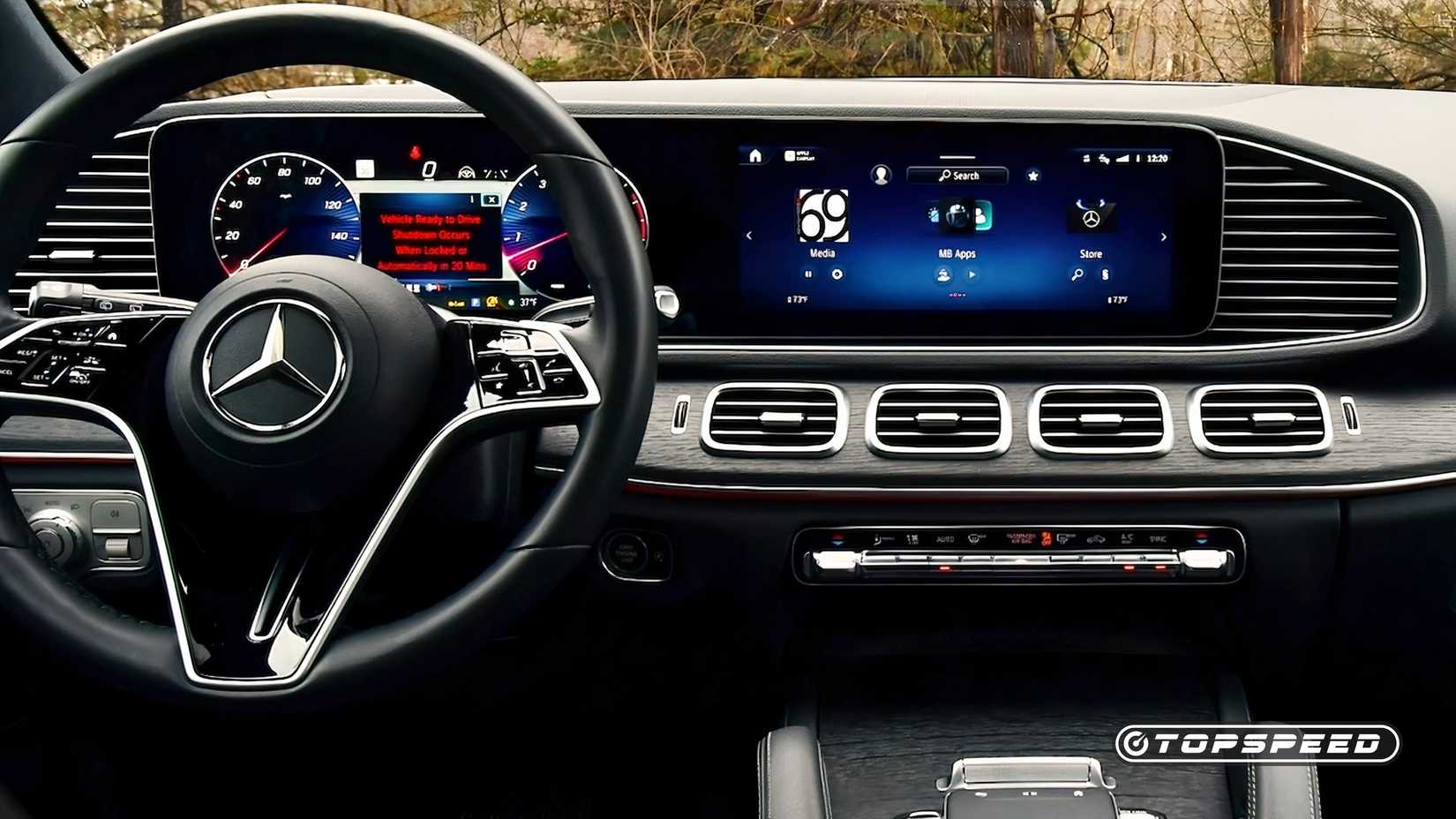 Foto do interior de um Mercedes-Benz GLE 450 2026 mostrando painel
