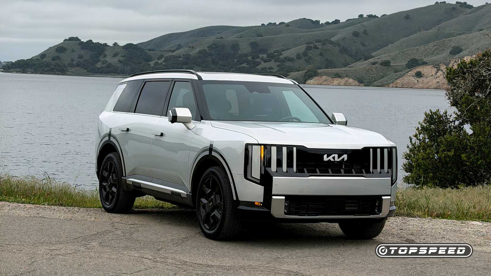 2027 Kia Telluride front quarter