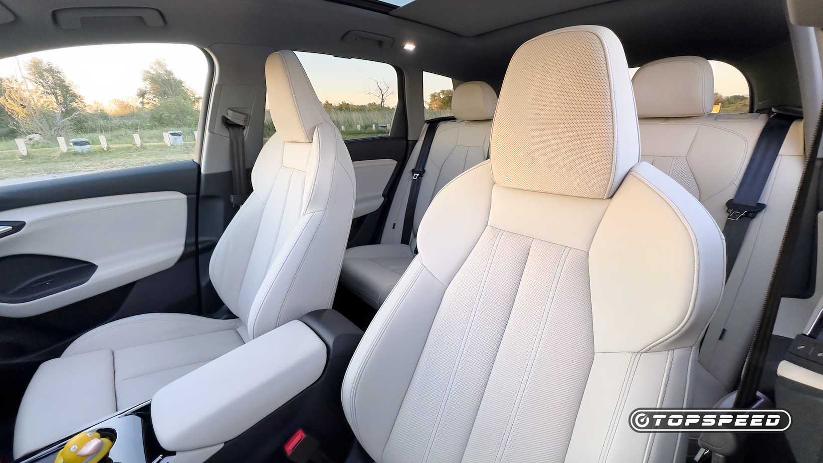 Audi Q6 e-tron quattro interior front seats