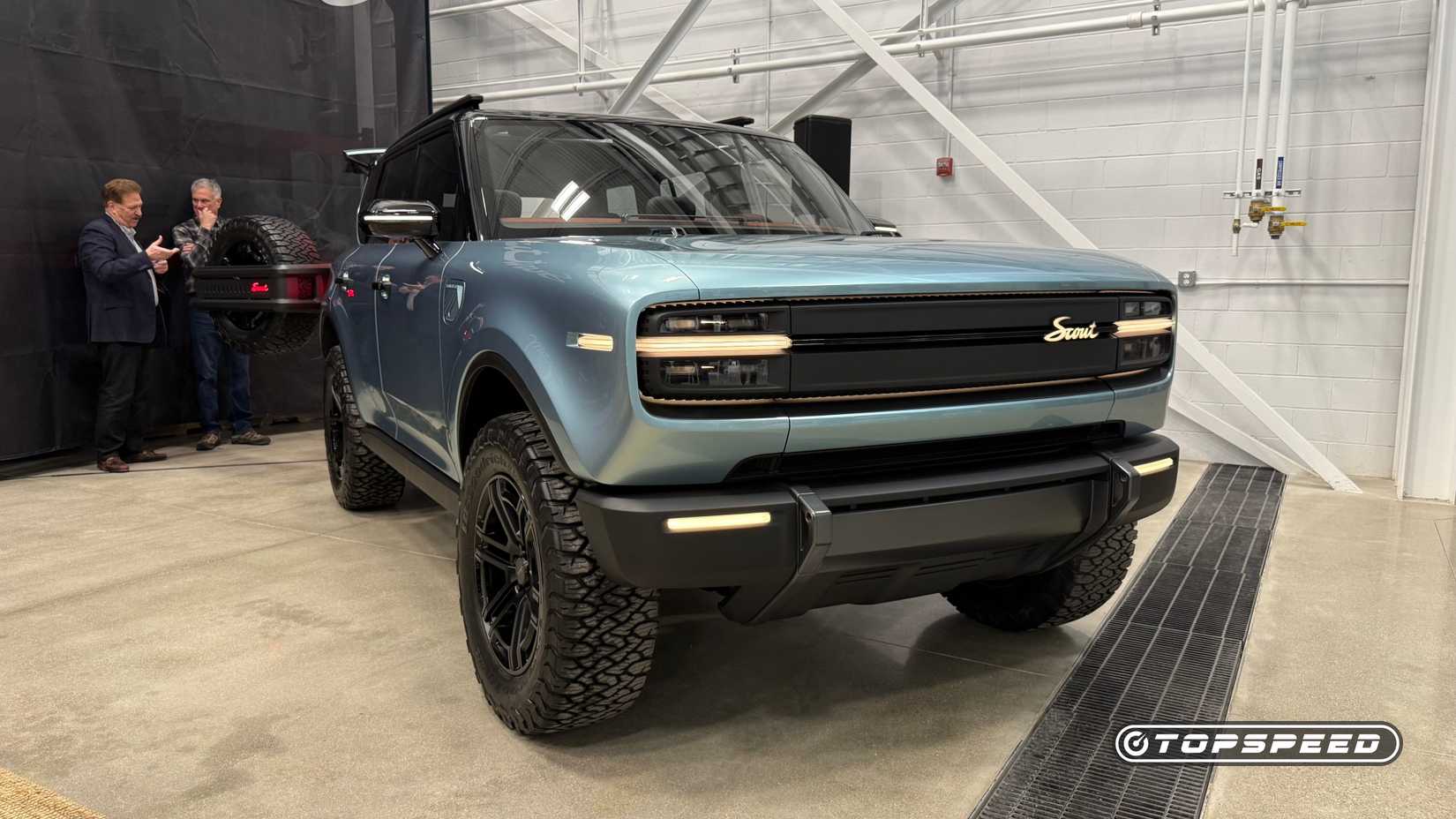 Um Scout Traveller SUV estacionado no Centro de Inovação da marca em Michigan