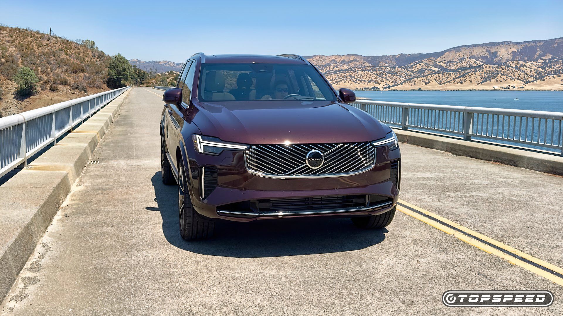 Volvo XC90 T8 AWD Ultra Exterior Lead Image
