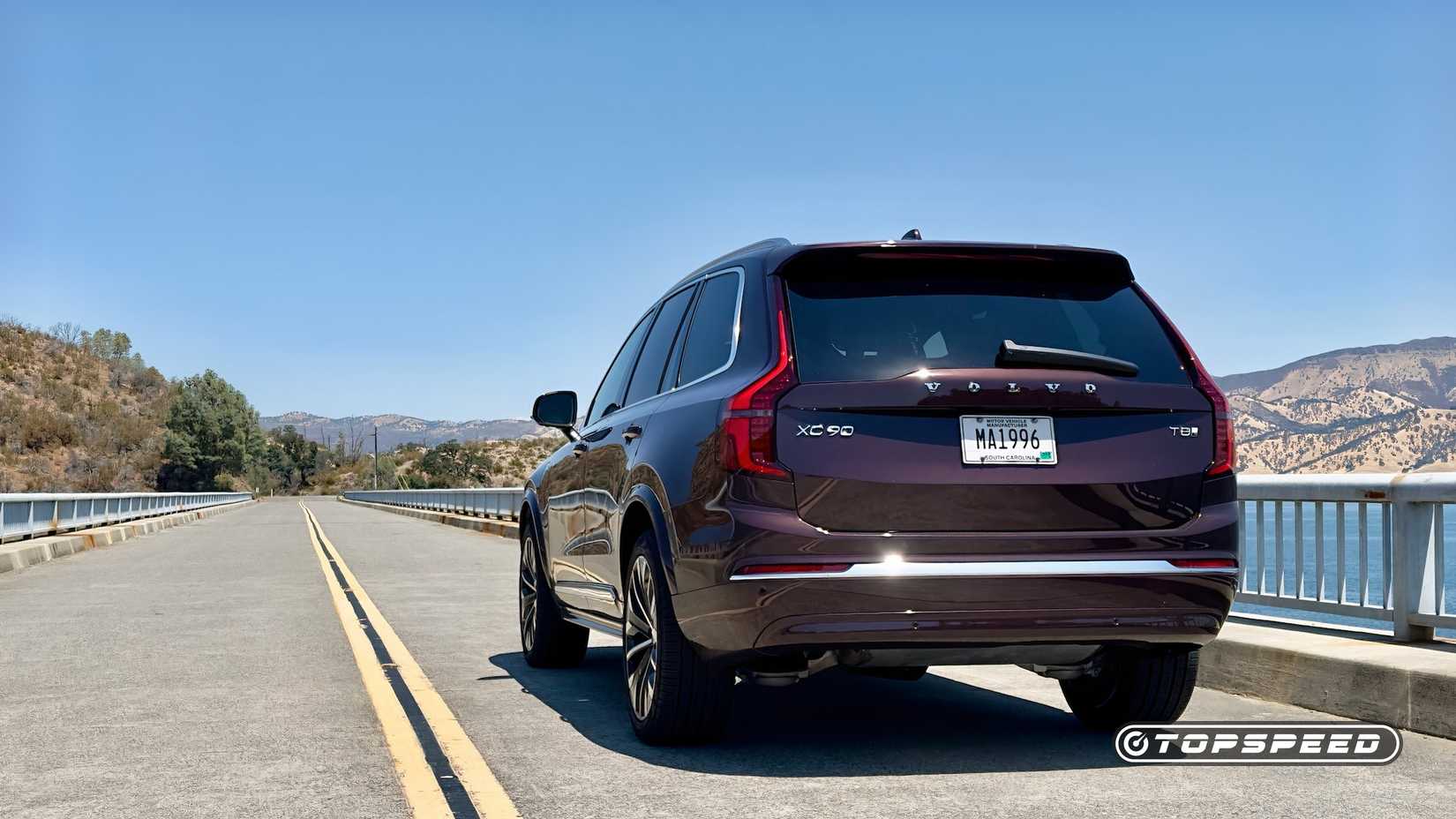 Volvo XC90 T8 AWD Ultra Exterior Rear View