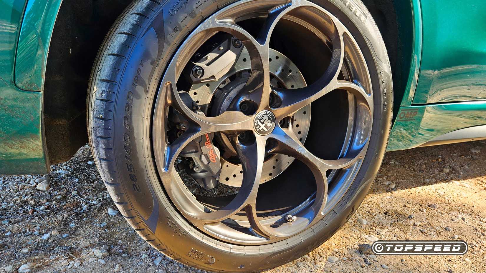 Roda de design de telefone Alfa Romeo Stelvio Quadrifoglio 2026 
