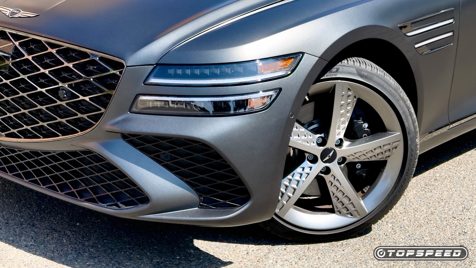 Genesis G80 3.5T AWD close-up of wheel
