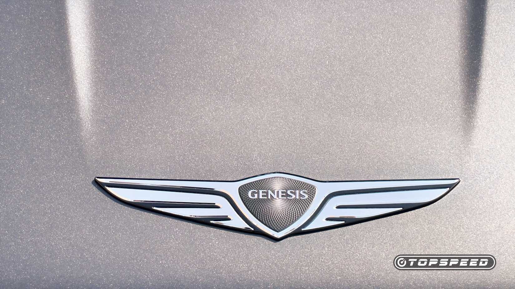 Genesis G80 3.5T AWD Exterior Nose Badge
