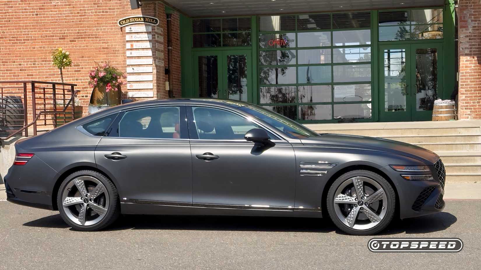 Genesis G80 3.5T AWD Exterior Right Side profile