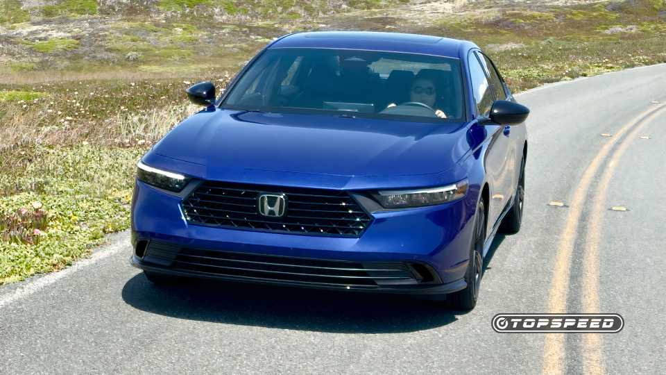 Honda Accord Hybrid Exterior Front View-1