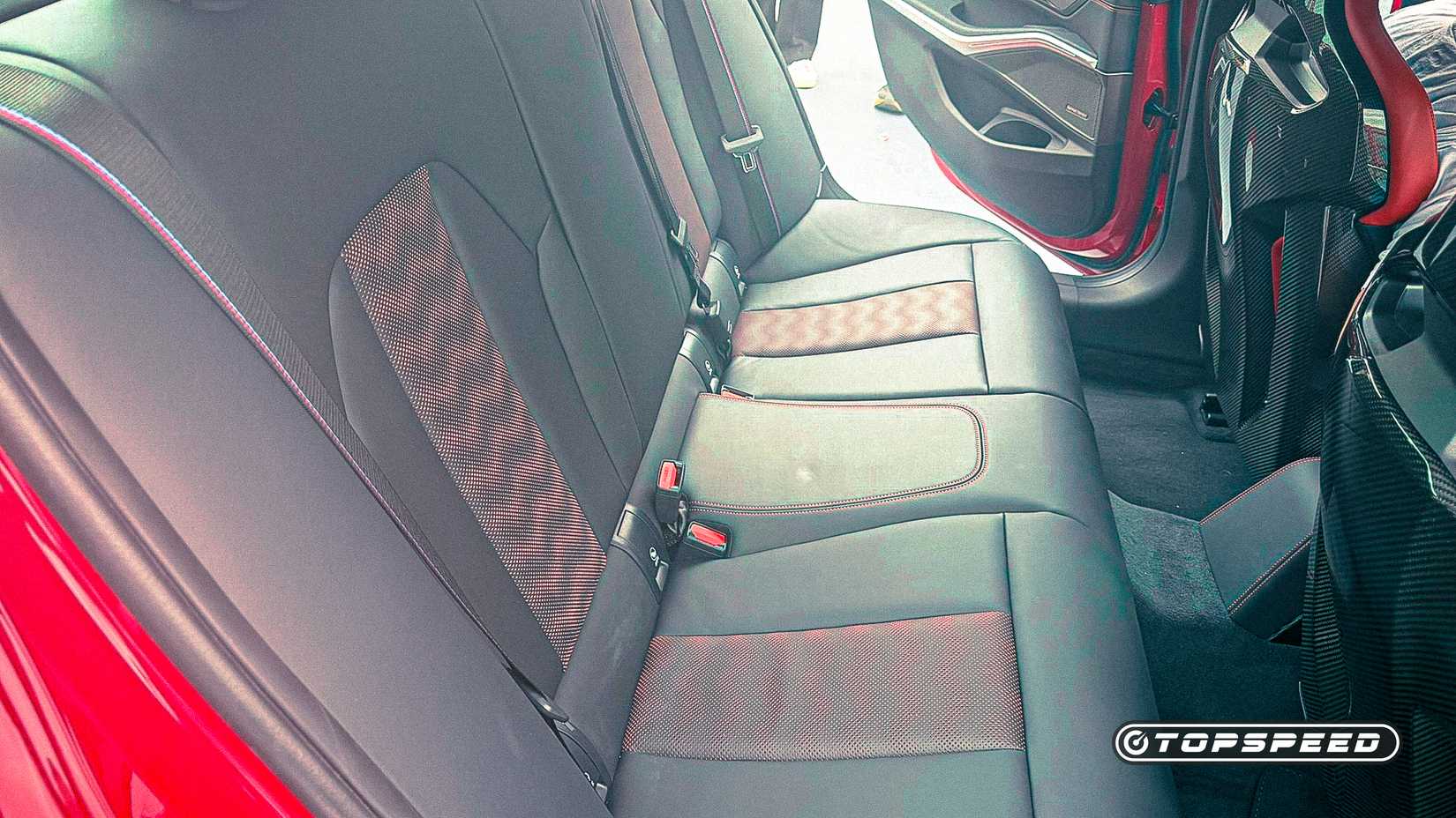 2027 BMW M3 CS Handschalter-10-2 assentos