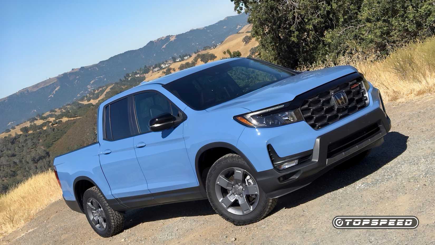 Honda Ridgeline TrailSport Exterior - Front 3.25 Profile