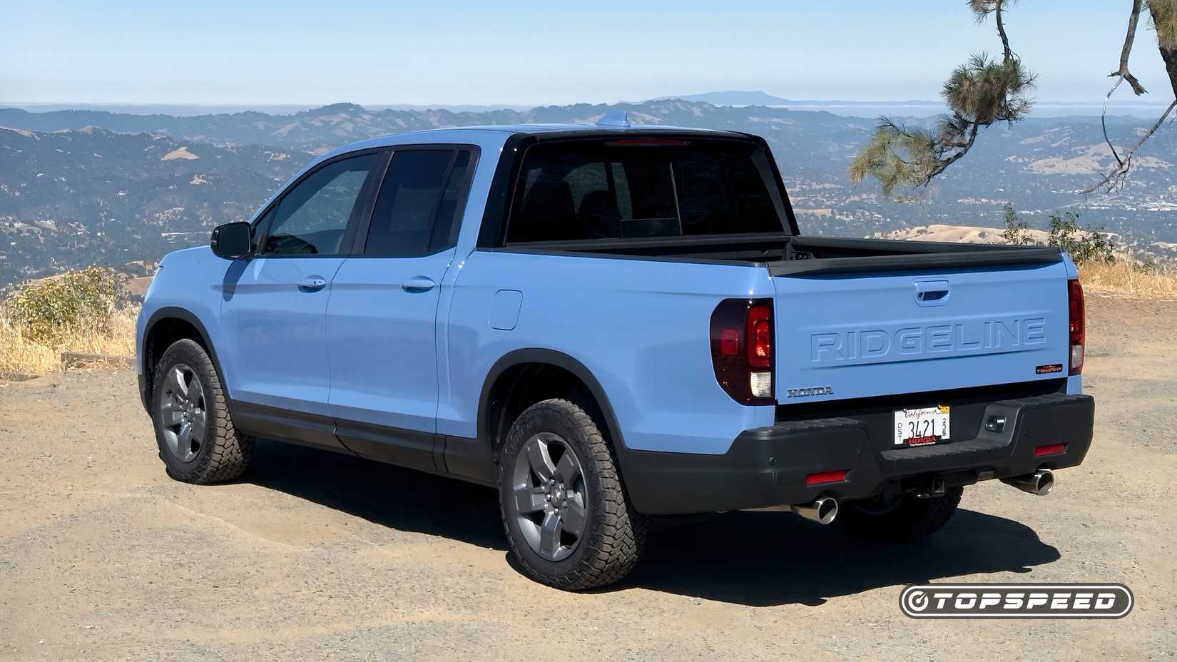 Honda Ridgeline TrailSport Exterior - Rear 3.25 View