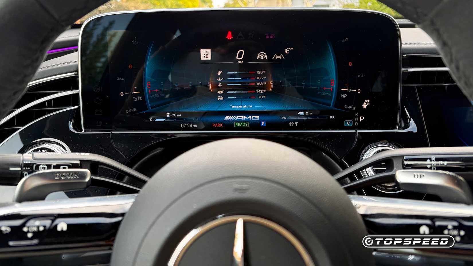 Mercedes-AMG E 53 Hybrid Wagon - Tech - Superscreen Instrumentation