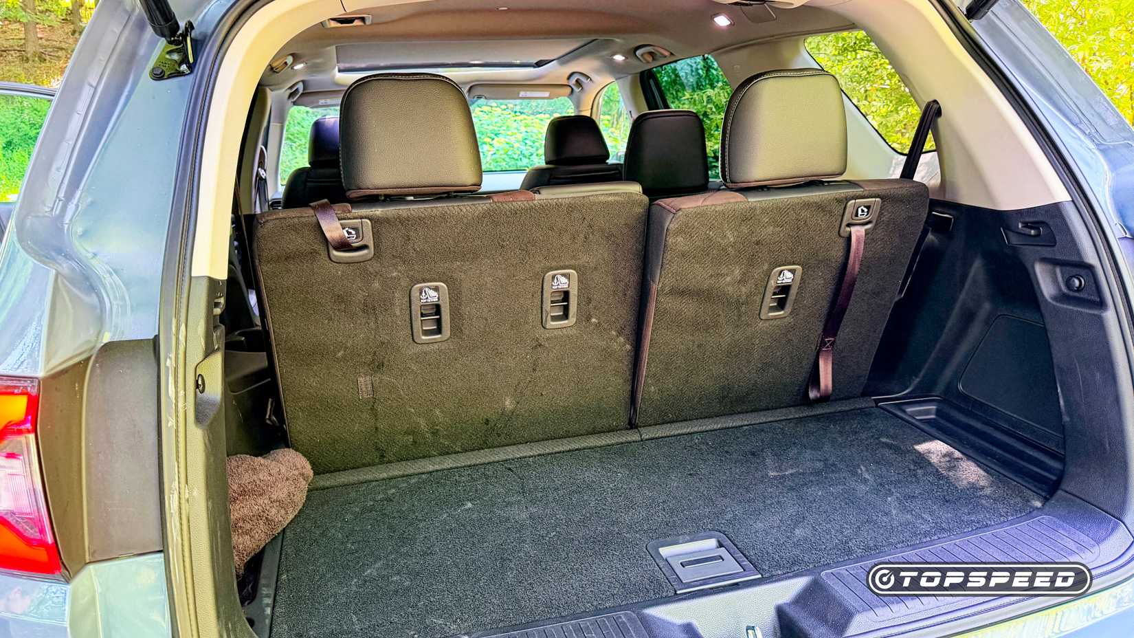 Foto traseira do Honda Pilot 2026 mostrando a área de carga