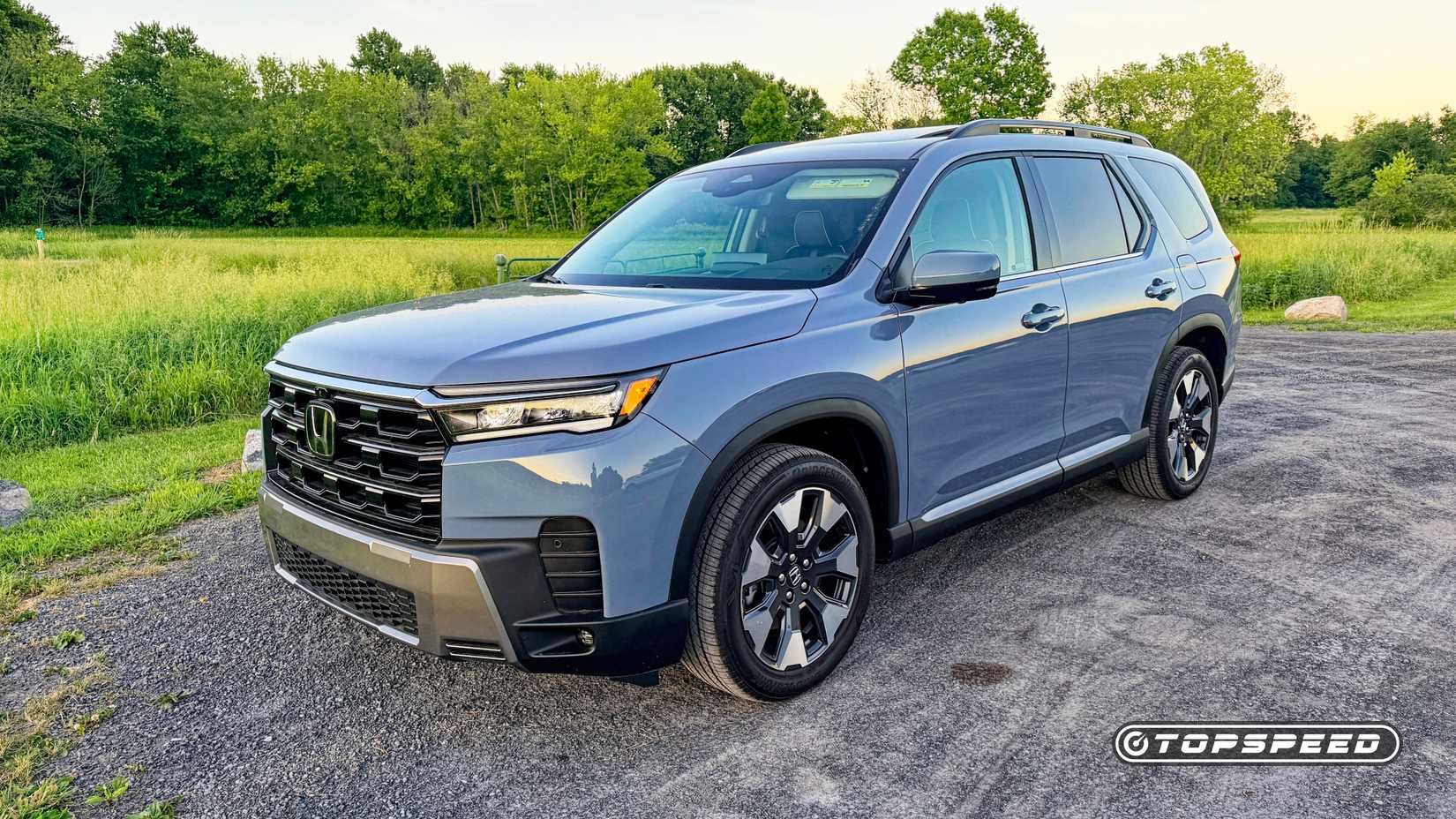 2026 Honda Pilot frente 3/4 tiro estacionado