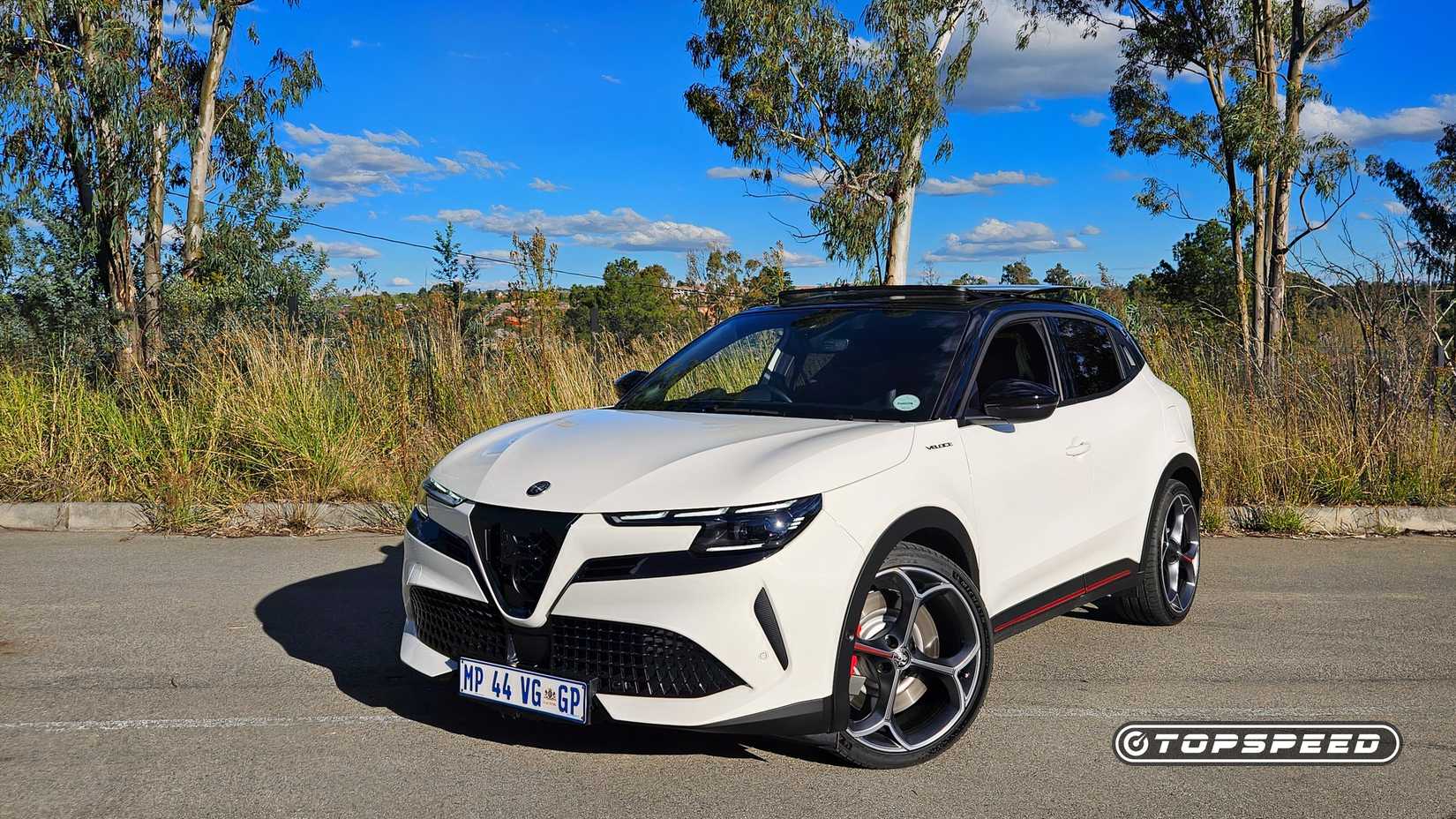 White 2026 Alfa Romeo Junior Front Shot
